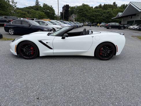 Used 2017 Chevrolet Corvette Stingray Convertible w/ 2LT Preferred Equipment Group RWD image 2
