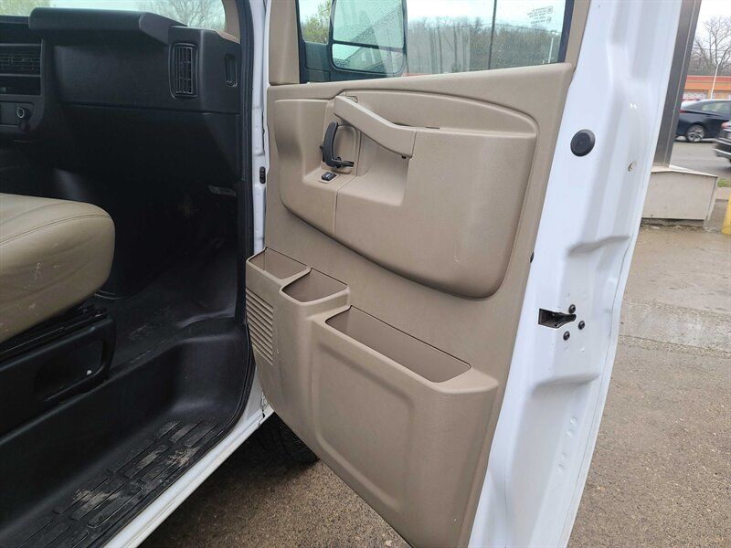 Used 2021 Chevrolet Express 2500 Extended w/ Driver Convenience Package RWD image 10