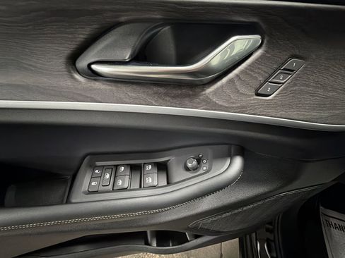 Used 2025 Jeep Grand Cherokee L Limited image 22