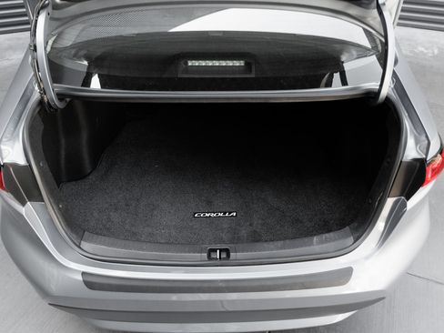 Used 2020 Toyota Corolla LE w/ Carpet Mat Package (TMS) FWD image 25