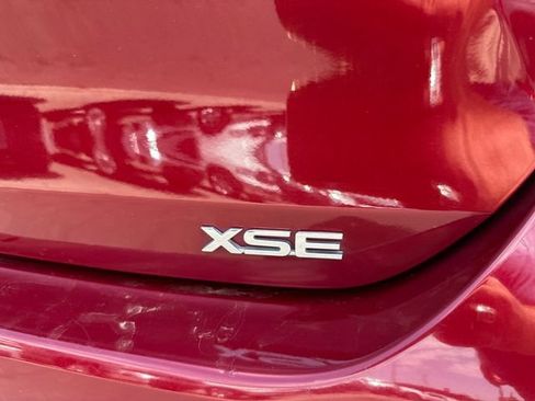 Used 2023 Toyota Highlander XSE FWD image 10