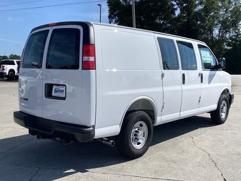 New 2025 Chevrolet Express 2500 w/ Driver Convenience Package image 5