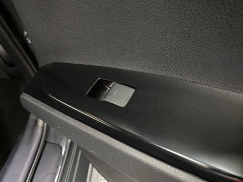 Used 2025 Toyota Camry SE image 15