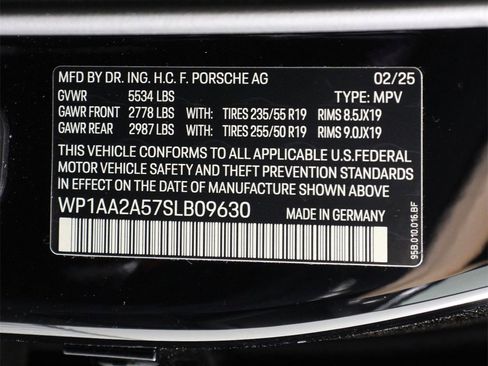 Used 2025 Porsche Macan image 19