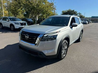 Used 2025 Nissan Pathfinder SV