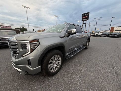 Used 2024 GMC Sierra 1500 Denali w/ Technology Package AWD/4WD image 17