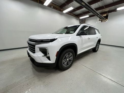 Certified 2026 Chevrolet Traverse LT AWD/4WD image 4