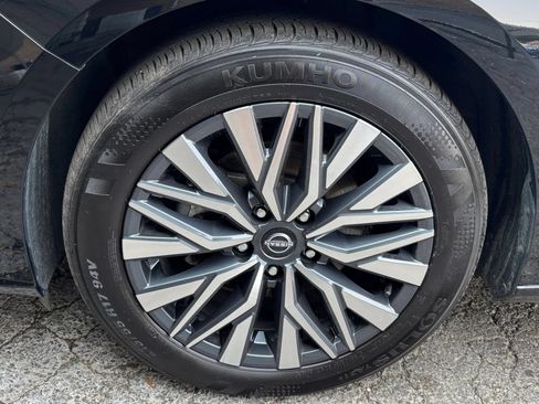 Used 2025 Nissan Altima 2.5 SV FWD image 30