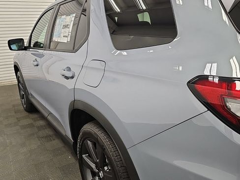 New 2026 Honda Pilot Sport image 6