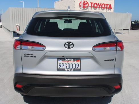 Used 2024 Toyota Corolla Cross AWD Hybrid image 4