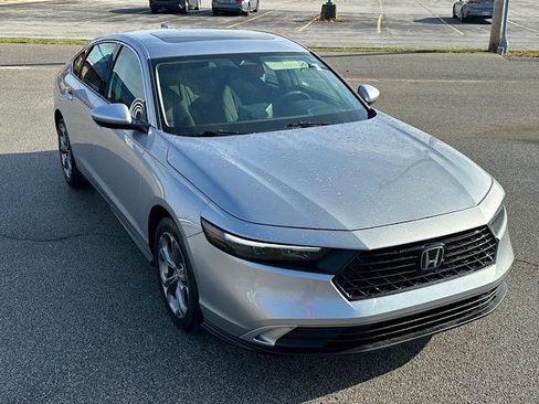 Used 2023 Honda Accord EX image 13