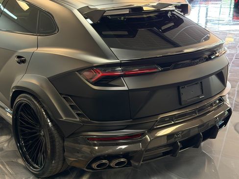 Used 2023 Lamborghini Urus Performante AWD/4WD image 10