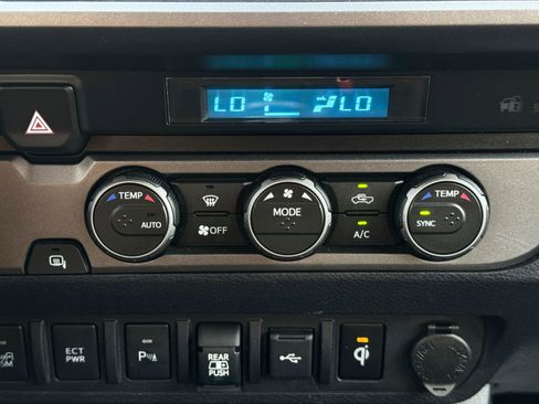 Used 2021 Toyota Tacoma TRD Sport w/ Technology Package RWD image 25