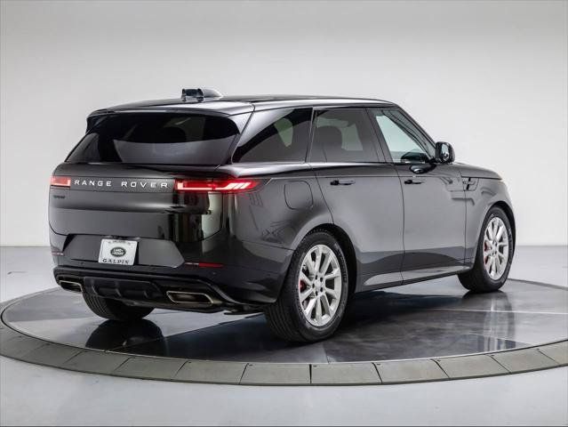Used 2024 Land Rover Range Rover Sport Dynamic SE AWD/4WD image 4