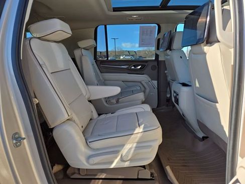 Used 2021 GMC Yukon XL Denali w/ Denali Premium Package image 40