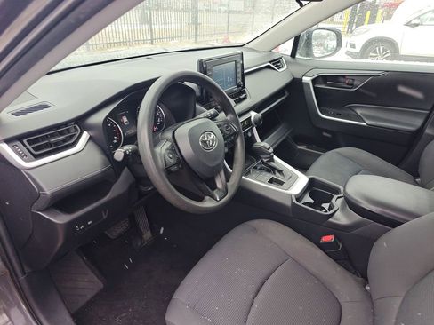 Used 2021 Toyota RAV4 LE image 7