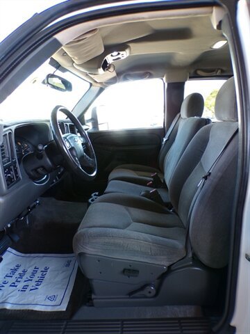 Used 2006 Chevrolet Silverado 2500 LT RWD image 14
