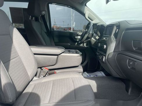 Used 2025 Chevrolet Silverado 1500 Custom image 15