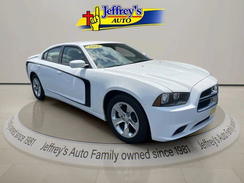 Used 2014 Dodge Charger SE w/ Sport Appearance Group RWD image 4