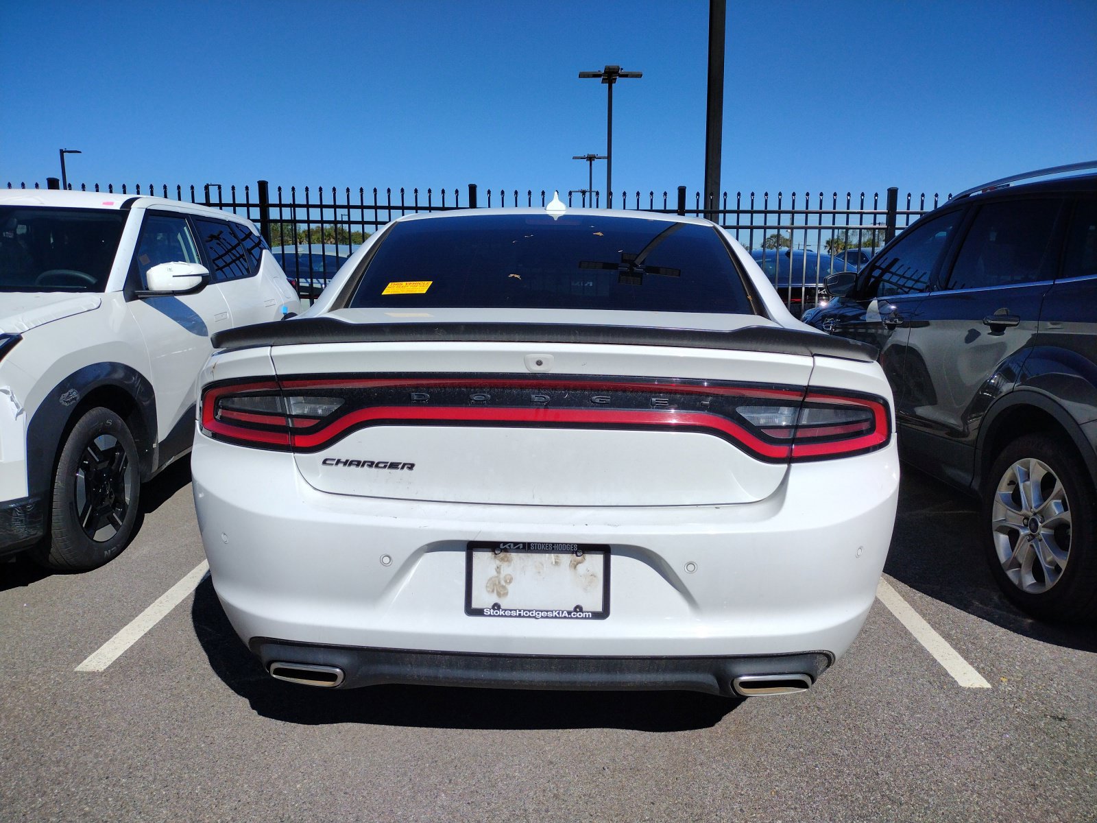 Used 2022 Dodge Charger SXT w/ Plus Group RWD image 3