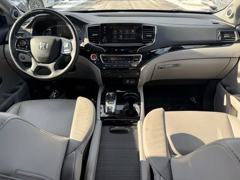 Used 2019 Honda Pilot Touring image 14