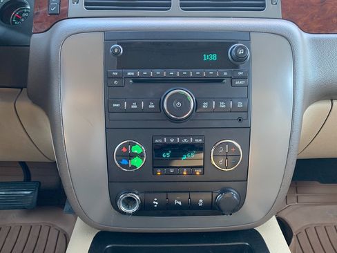 Used 2012 GMC Yukon SLT w/ SLT-2 Equipment Package image 16