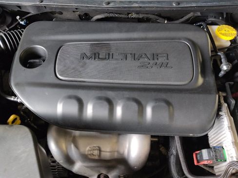 Used 2019 Jeep Cherokee Limited FWD image 30