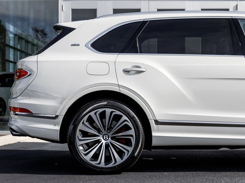 Used 2023 Bentley Bentayga Extended Wheelbase image 30