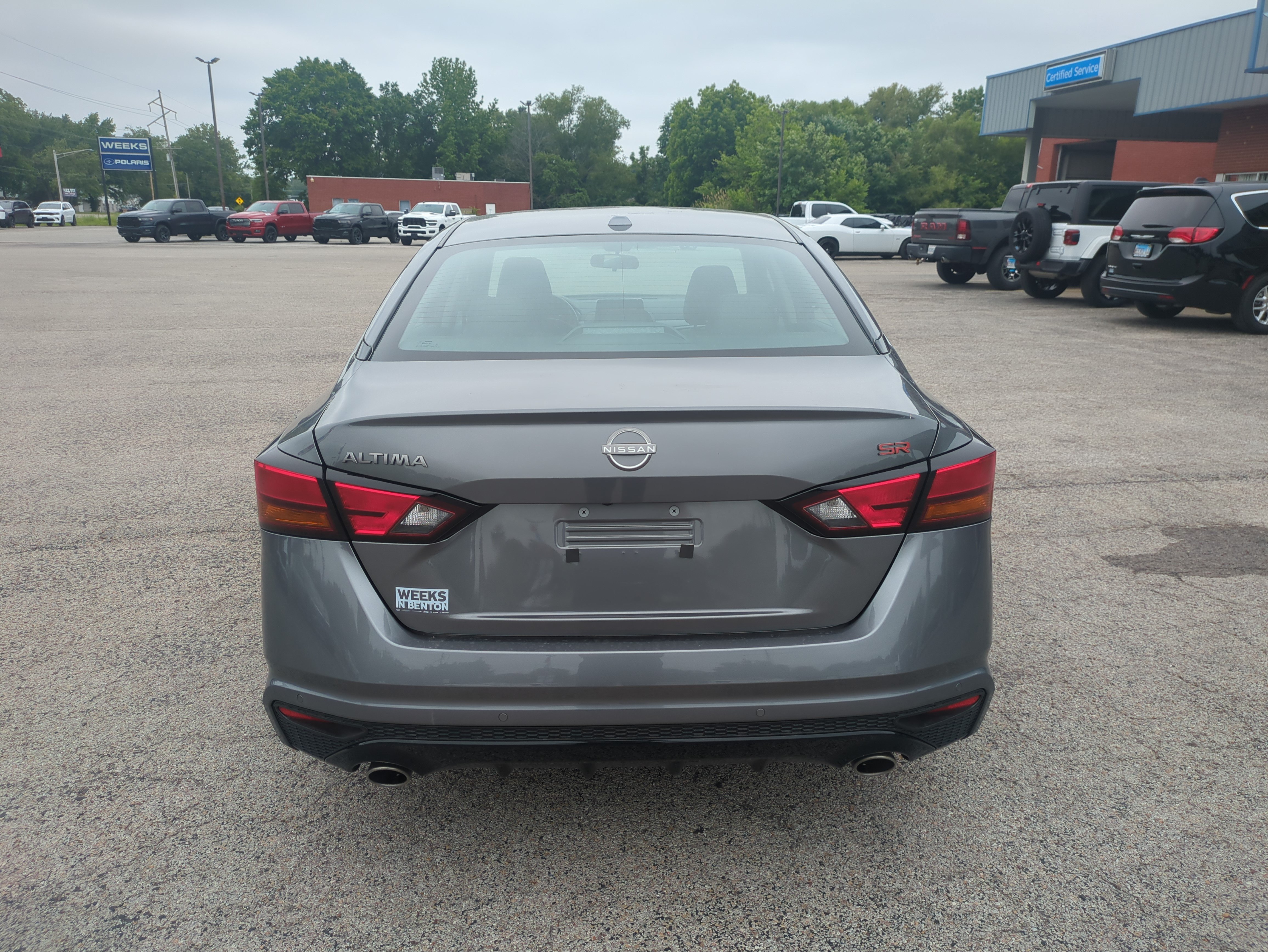 Used 2024 Nissan Altima 2.5 SR FWD image 3