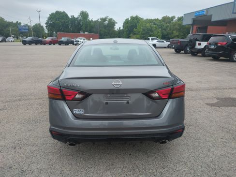 Used 2024 Nissan Altima 2.5 SR FWD image 3