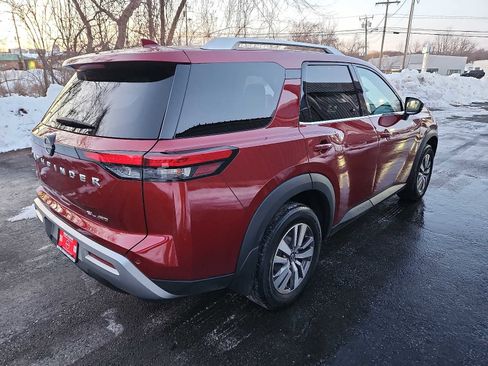 Used 2022 Nissan Pathfinder SL image 4
