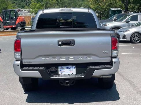 Used 2022 Toyota Tacoma TRD Off-Road w/ Technology Package AWD/4WD image 7