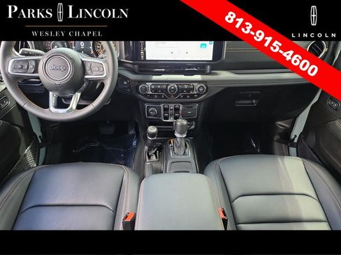 Used 2024 Jeep Wrangler Unlimited Sahara w/ Technology Group AWD/4WD image 10