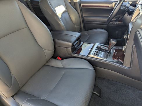 Used 2019 Lexus GX 460 image 8