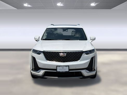 Used 2025 Cadillac XT6 Premium Luxury FWD image 6