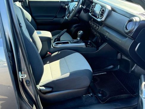 Used 2020 Toyota Tacoma TRD Sport w/ Technology Package AWD/4WD image 24