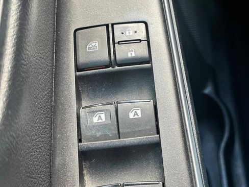 Used 2017 Toyota Camry SE FWD image 30