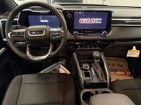 New 2026 GMC Canyon Elevation image 18