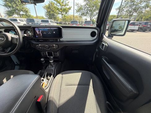 Used 2024 Jeep Wrangler Unlimited Sport AWD/4WD image 19