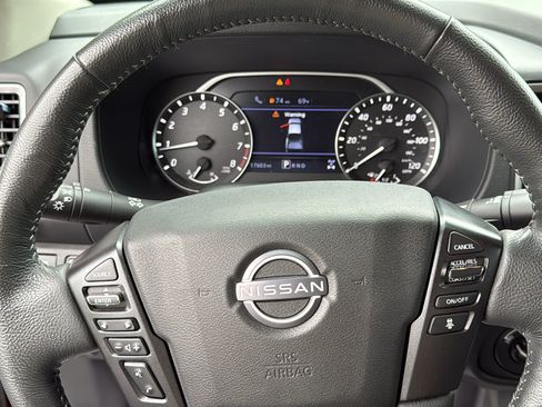 Used 2022 Nissan Frontier SV AWD/4WD image 9
