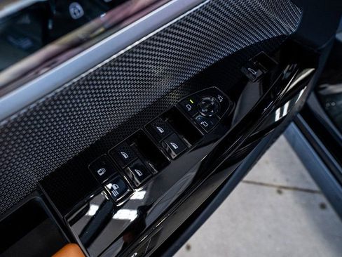 Used 2023 BMW 740i w/ Parking Assistance Package image 31