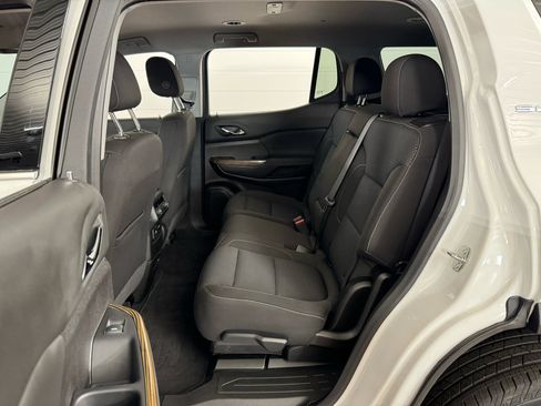 Used 2023 GMC Acadia SLE w/ Driver Convenience Package image 30