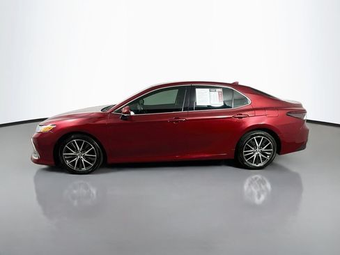 Used 2021 Toyota Camry XLE FWD image 5