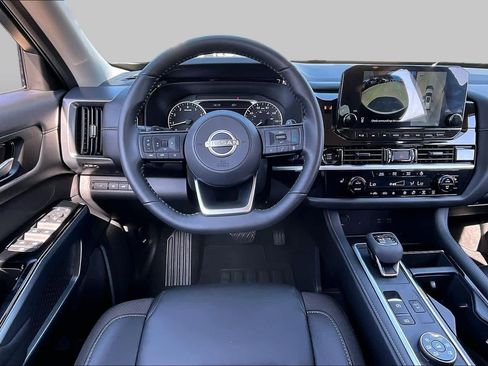Used 2025 Nissan Pathfinder SL w/ Cargo Package AWD/4WD image 6