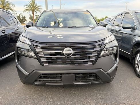 Used 2026 Nissan Rogue SV image 2