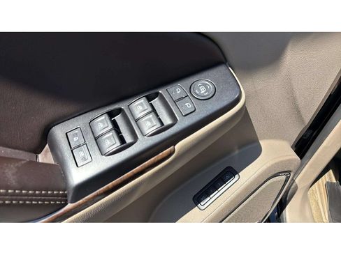 Used 2016 Chevrolet Suburban LT AWD/4WD image 22