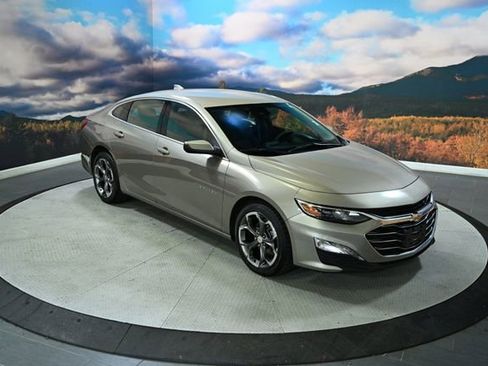 Used 2024 Chevrolet Malibu LT image 1