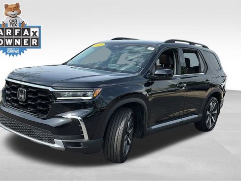 Used 2025 Honda Pilot Elite image 3