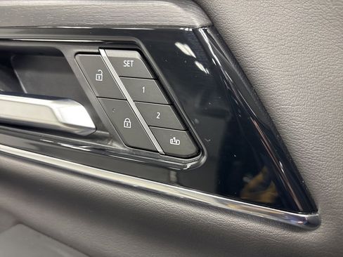 Used 2025 GMC Yukon XL Denali image 31