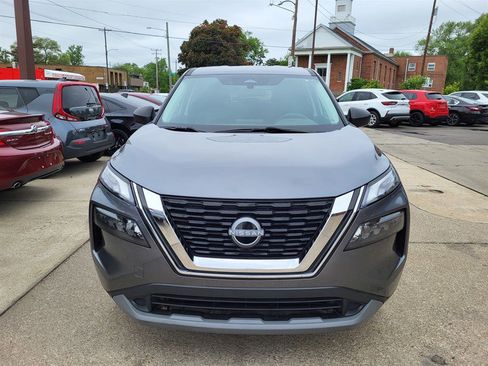 Used 2023 Nissan Rogue S AWD/4WD image 2